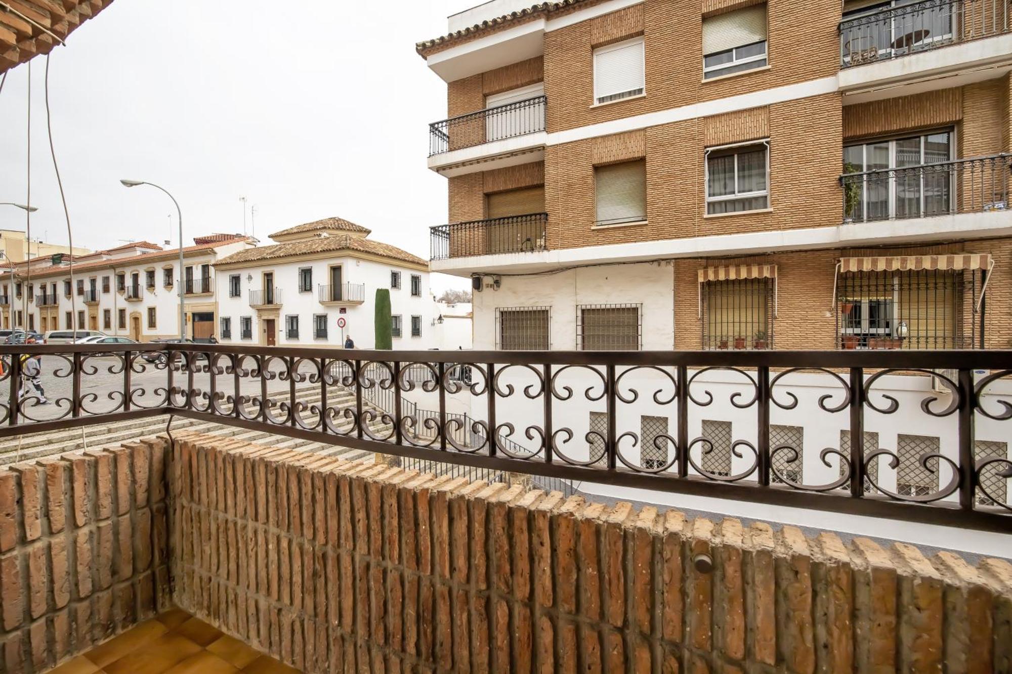 Apartamento Apto Vallellano Junto Al Casco Historico & Parking Incluido *